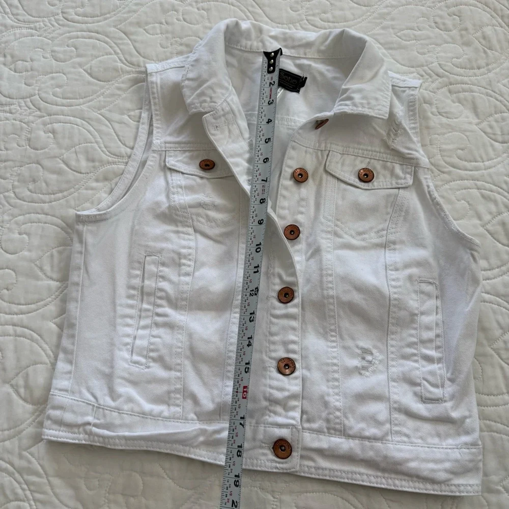 Ci Sono White Distressed Cotton Denim Jean Vest Button Details Women’s Large EUC - Picture 10 of 13